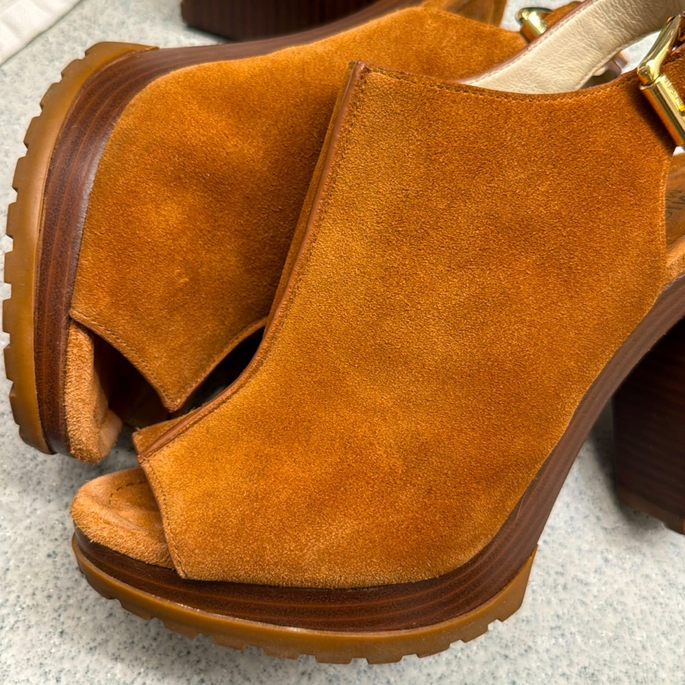 'Flynn' Slingback Pump (Women)
MICHAEL Michael Kors